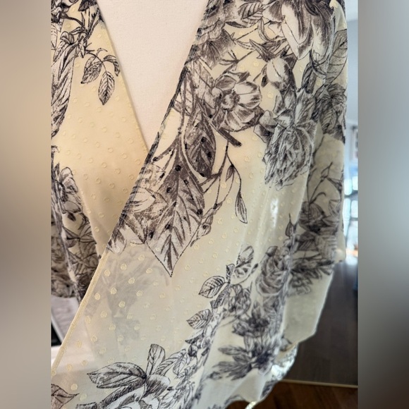 Maurices Ivory  Floral Kimono - Picture 5 of 9